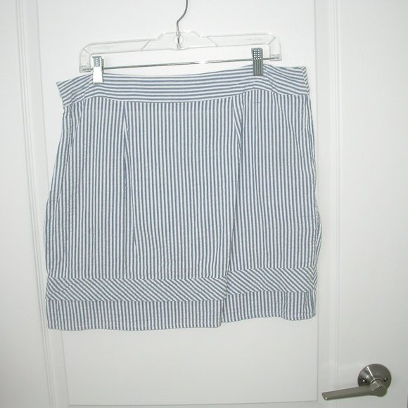 Blue and White Seersucker Skirt - Picture 2 of 4